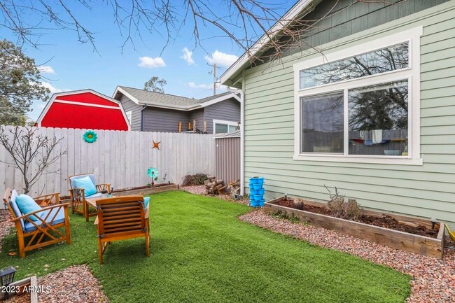 Photo - 414A W Frontier St