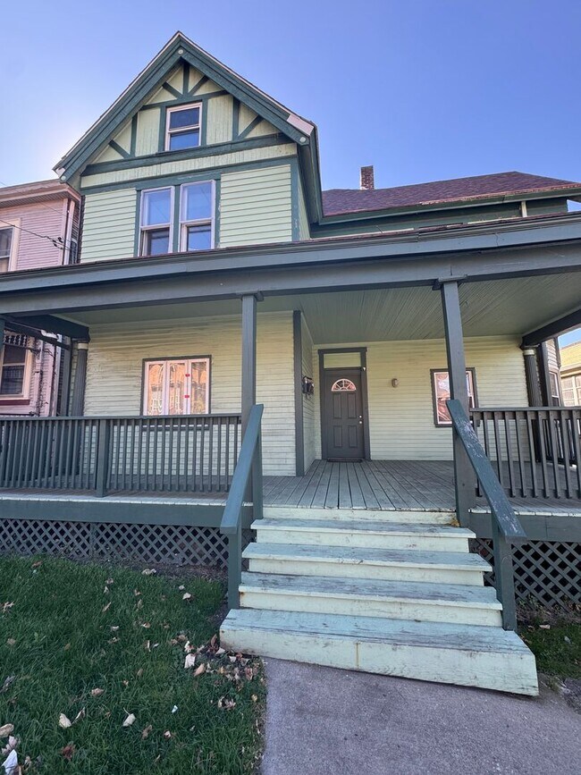 Building Photo - 508 Chestnut St