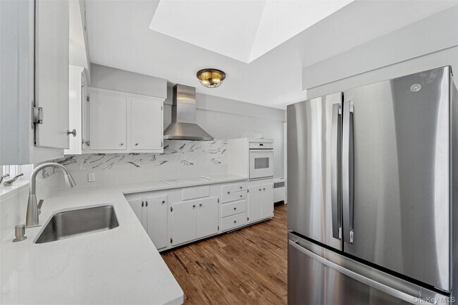 Photo - 232 Round Hill Rd