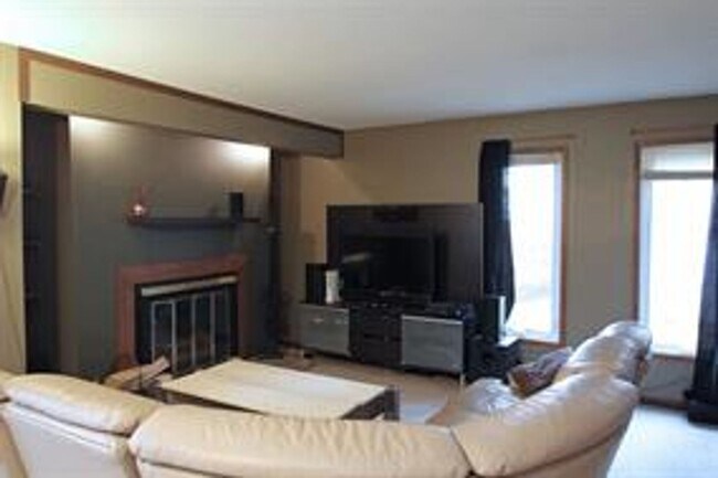 Photo - 2 Bedroom condo on the west side of Iowa City