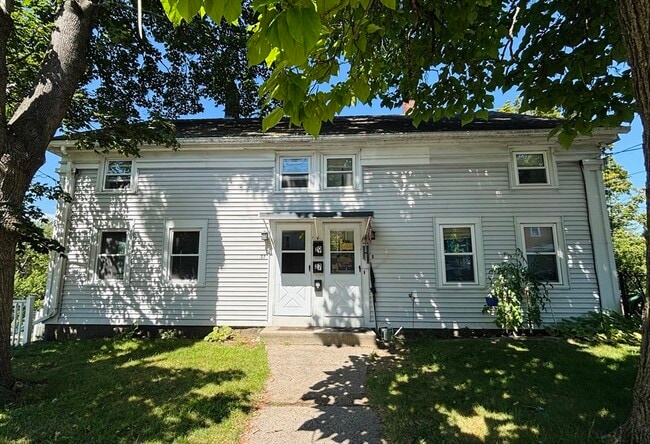 Building Photo - 27 Fletcher St Rental