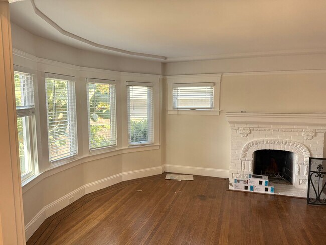 Photo - 616 N Claremont St Apartamento Unidad A