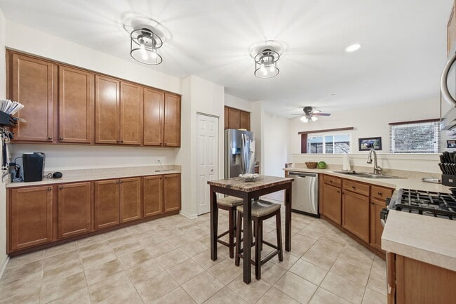 1836 Candlelight Cir