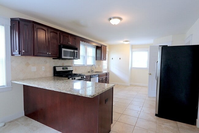 Building Photo - 84 Withington Rd Unit -