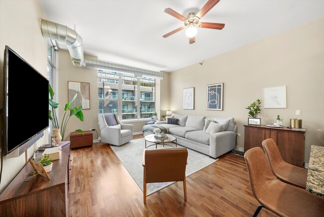 Photo - 901 W Madison St Condo Unit 715