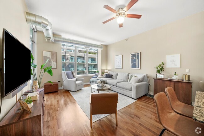Building Photo - 901 W Madison St Unit 715 Rental