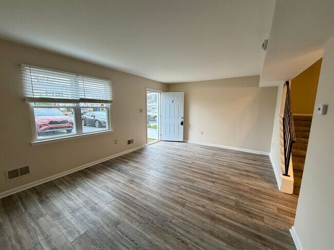 Photo - Welcome to White Chapel!