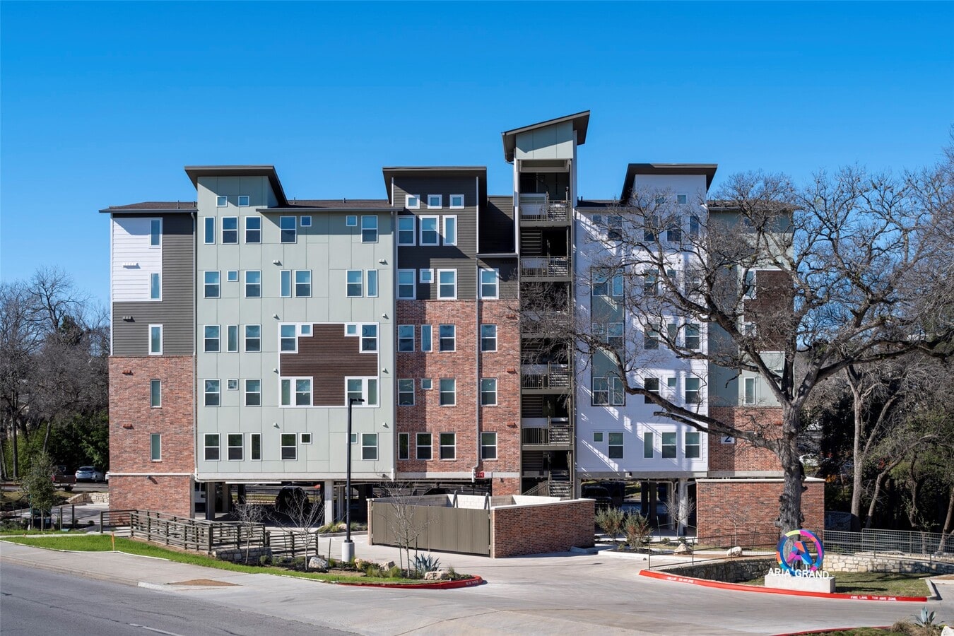 Photo - 1800 S I-35 Frontage Rd