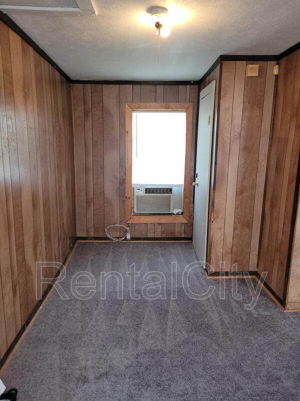 Photo - 156 Calcutt Ave