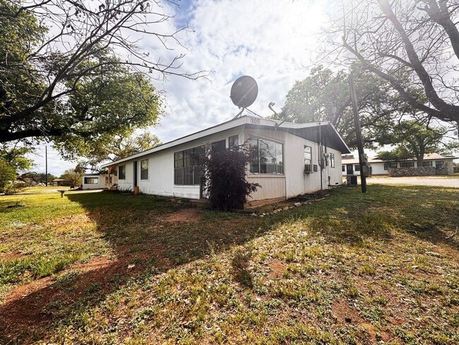 Photo - 105 Lake Breeze Dr