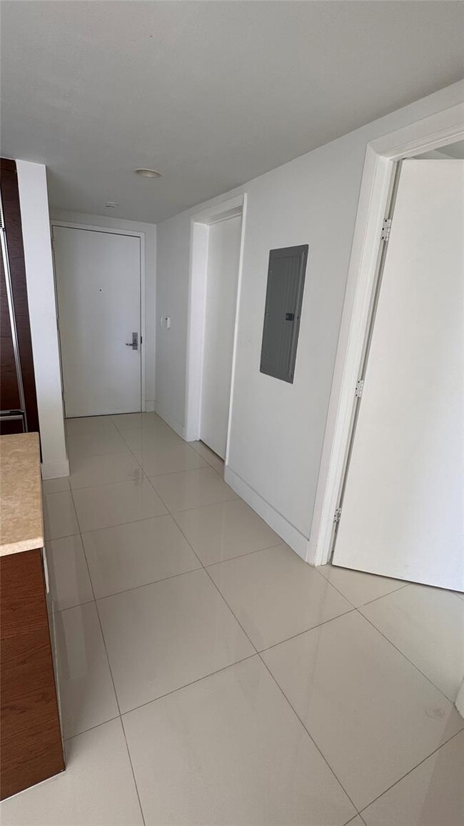 Photo - 475 Brickell Ave Condo Unit 4913