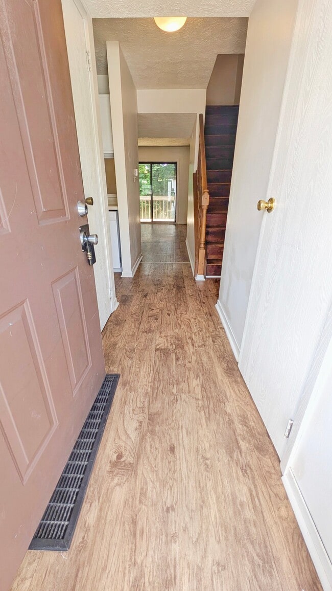 Photo - 503 E Graham Pl