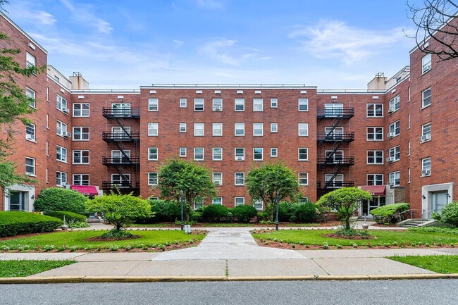 Photo - 2330 Linwood Ave Unidad 3 Rental