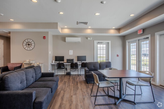 Clubhouse & Business Center
