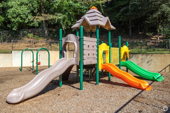 Playground - Country Oaks