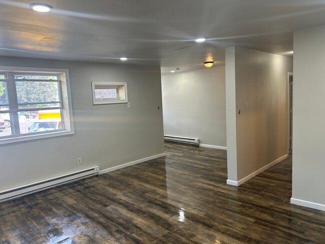 Building Photo - 207 Manatawny St Unit B Rental
