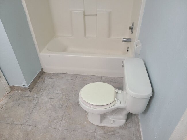 Photo - ROOM FOR RENT WITH PRIVATE BATHROOM