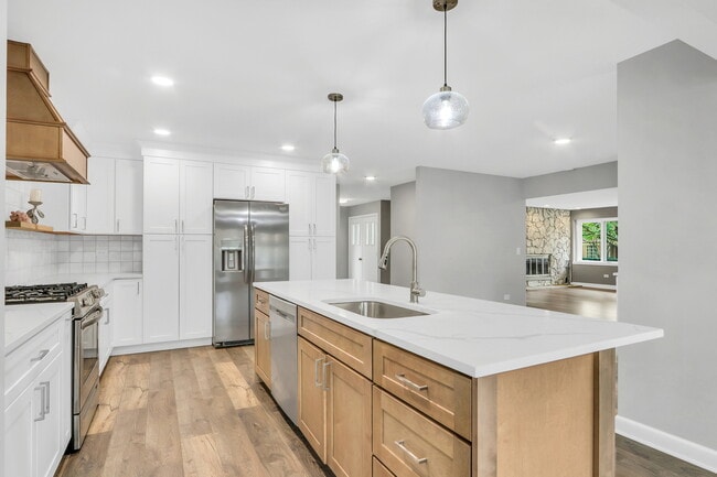 Photo - 179 S Alleghany Rd