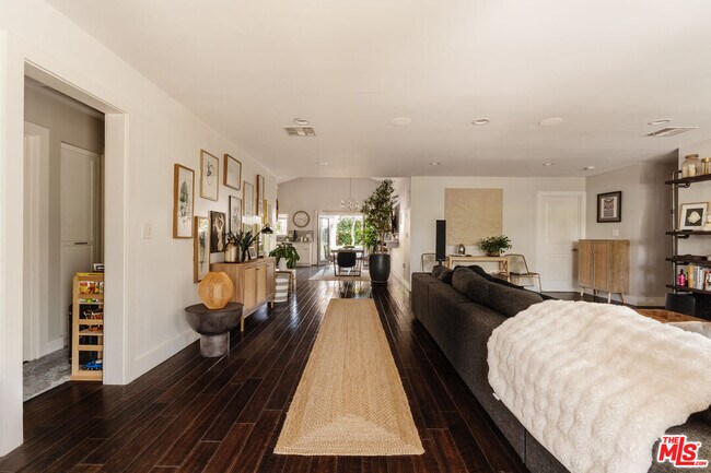 Photo - 5940 Matilija Ave