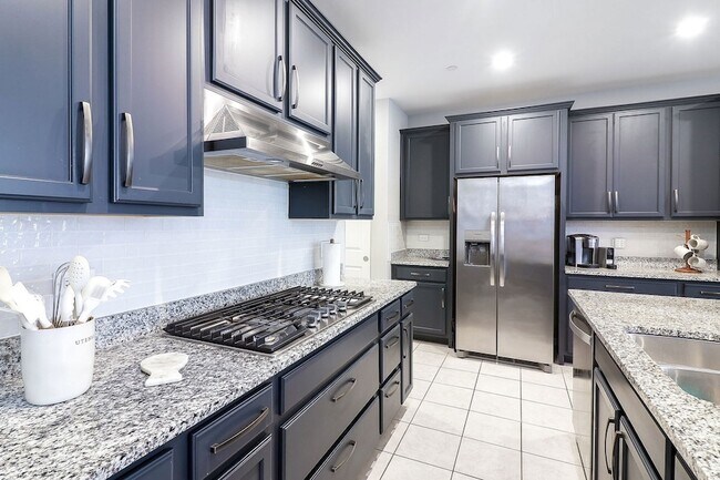 Photo - 169 Waverly Ct