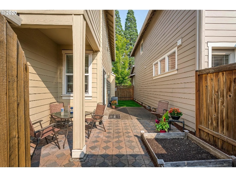 Photo - 10528 NE Gateway St