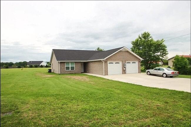 Building Photo - 3811 McBroom Chapel Rd Unit B Rental