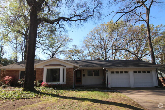 Building Photo - Stunning Updated home in the heart of Tyler!