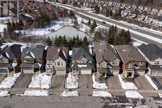 Photo - 16 Vanwood Crescent