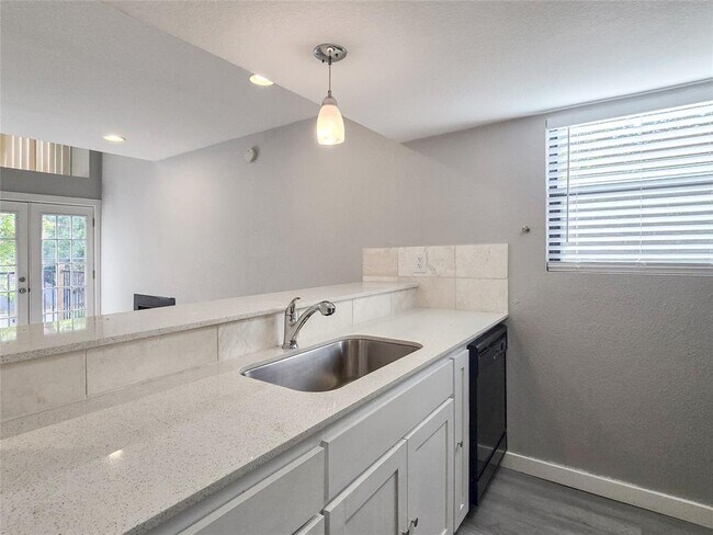 Photo - 1600 West Ave Unidad 15