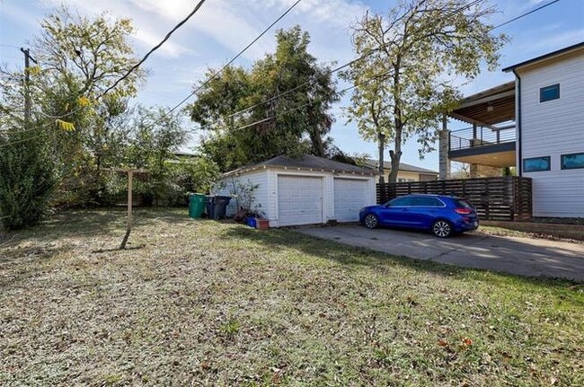 Photo - 840 NW 44th St