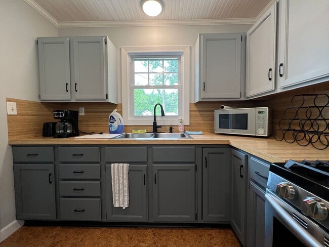 Photo - Great Furnished Home in TC