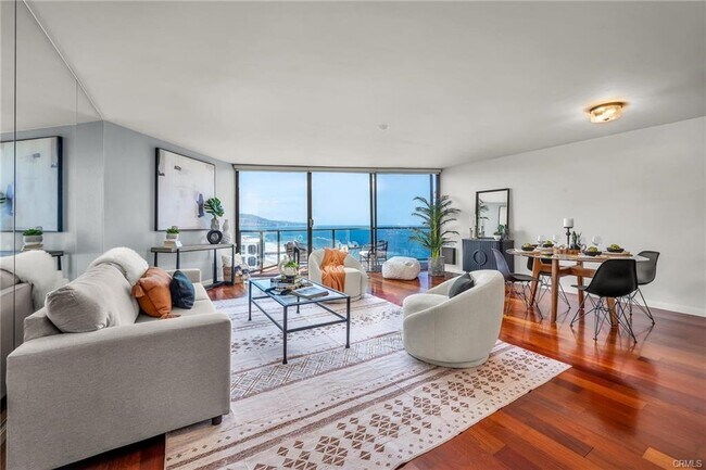 Photo - 531 Esplanade Unit 714