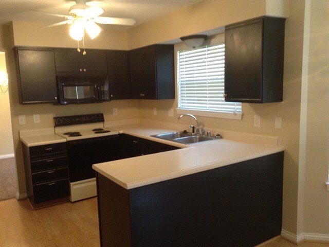 Photo - 8428 Stratford Ct House