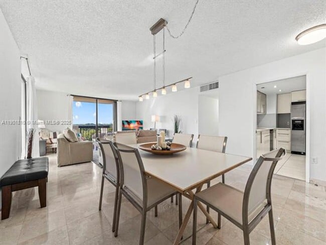 Photo - 600 Biltmore Way Unidad 600 Biltmore Way  902