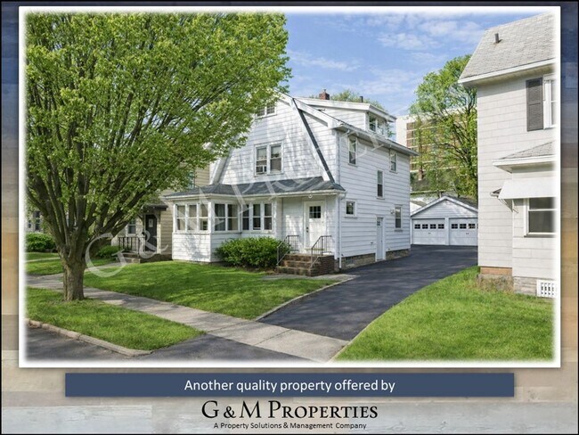 Photo - 3-4 Bedroom Rental Home - Walk to Strong Hospital!