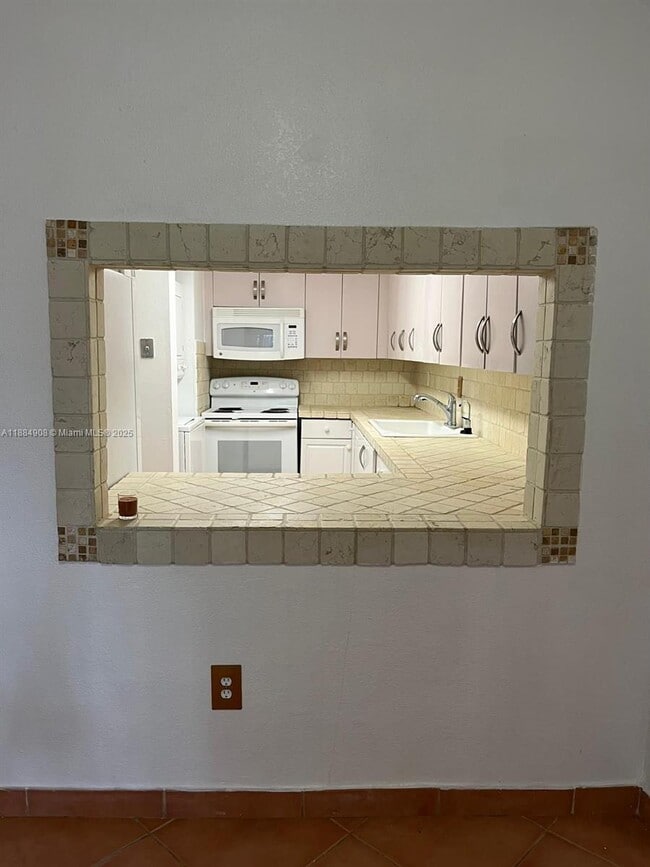 Photo - 10000 NW 80th Ct Unidad 2108