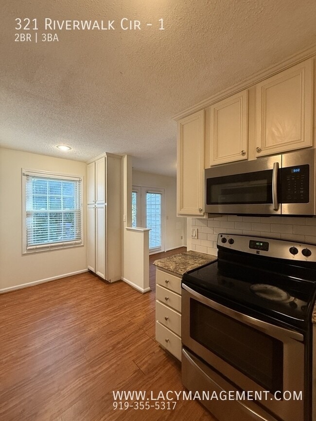 Photo - 321 Riverwalk Cir