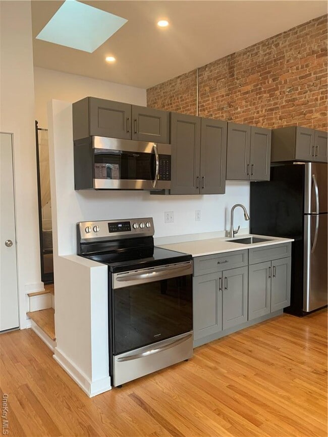 Photo - 444 Main St Unit 2