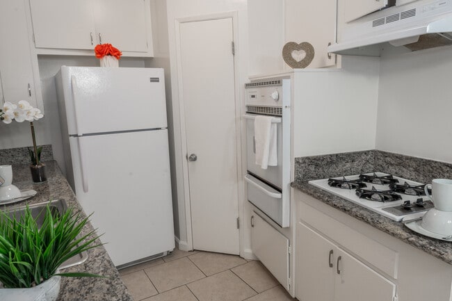 Photo - Euclid St. Apartments