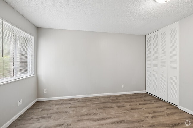 2BR, 1BA - 944SF - Second Bedroom