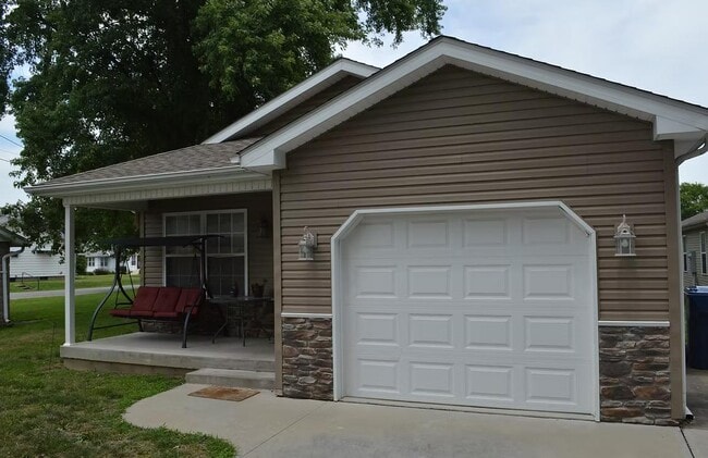 Photo - 2405 Seabury Ave