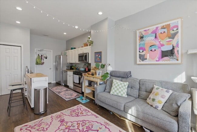 Photo - 1654 W Cortland St Unit 6