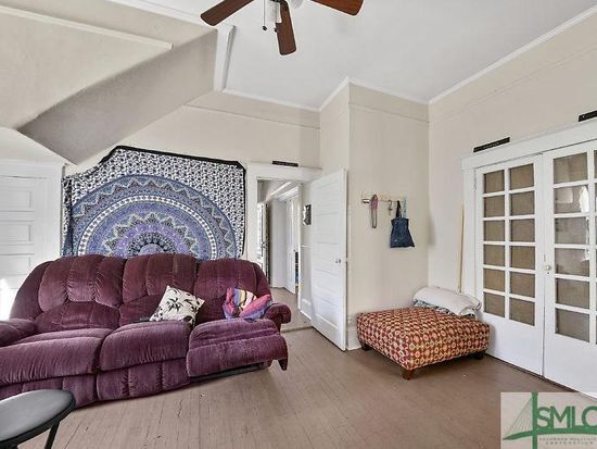 Photo - 217 W 32nd St