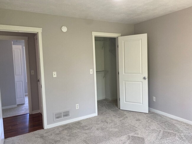 Photo - Spacious 5-Bedroom Home on Quiet Cul-de-Sac – Northeast Grand Rapids – Pet Friendly!