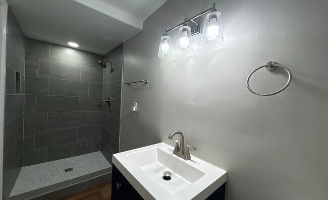 Photo - 1348 41st Street Ensley Unidad b