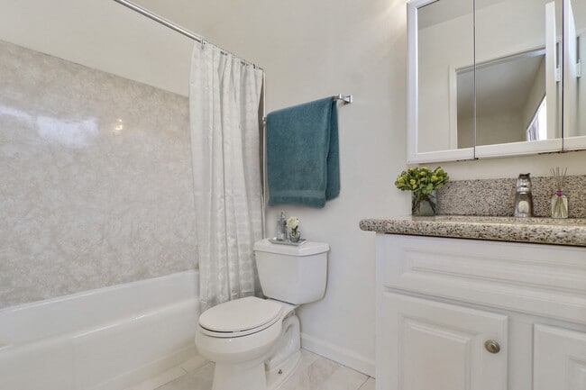 Photo - 3585 Centinela