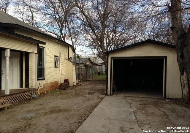 Photo - 1113 Rivas St