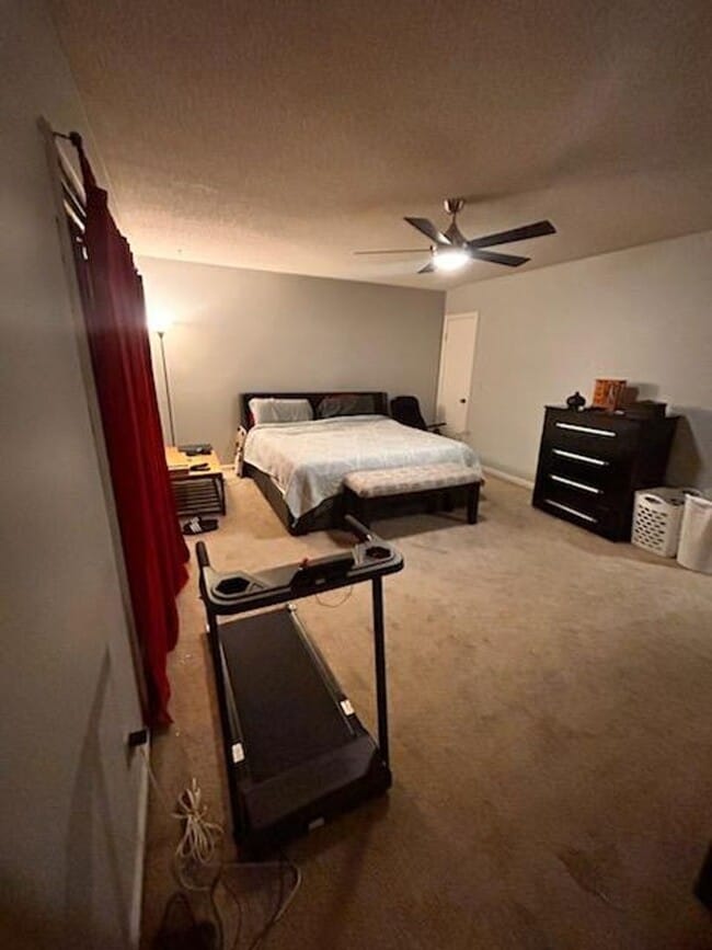 Photo - Stunning 3 bedroom/3 bathroom home with AMAZING lake view!