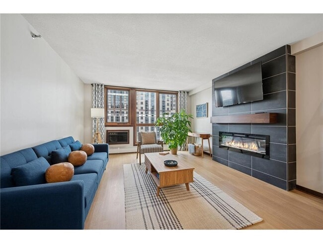 Building Photo - 433 S 7th St Unit 1919