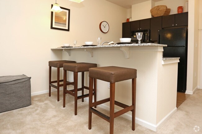 1BR, 1BA - 660 SF - Kitchen